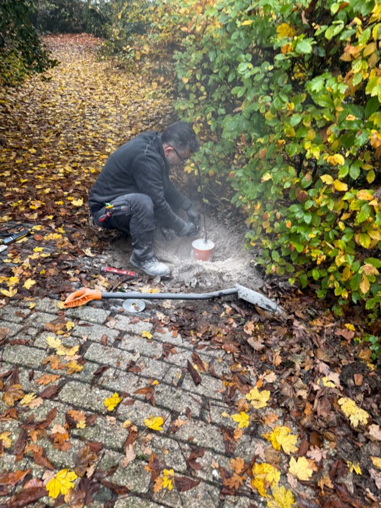 7C4EDC4A-A3B3-4738-AEB3-AD2CB53A17AE